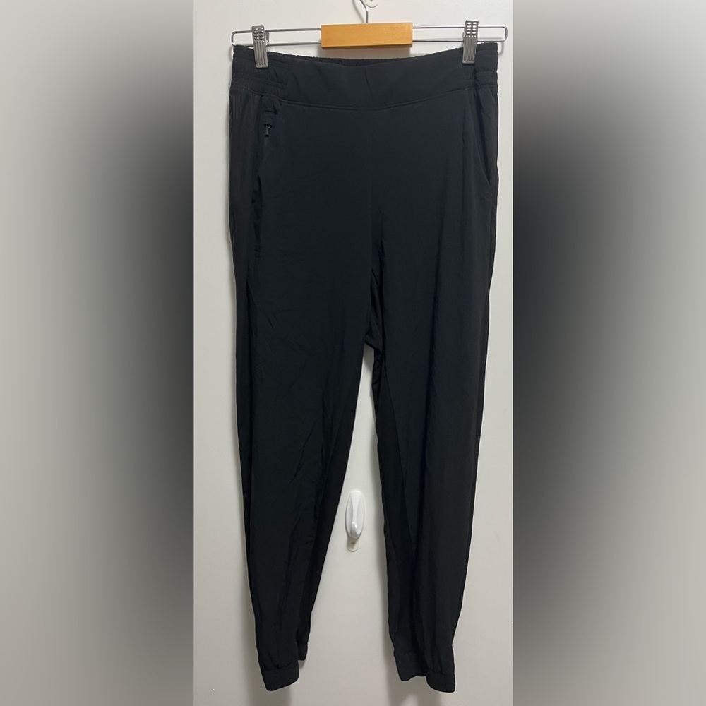 Athleta Brooklyn Jogger Pants Lightweight Travel Activewear Black Size 4